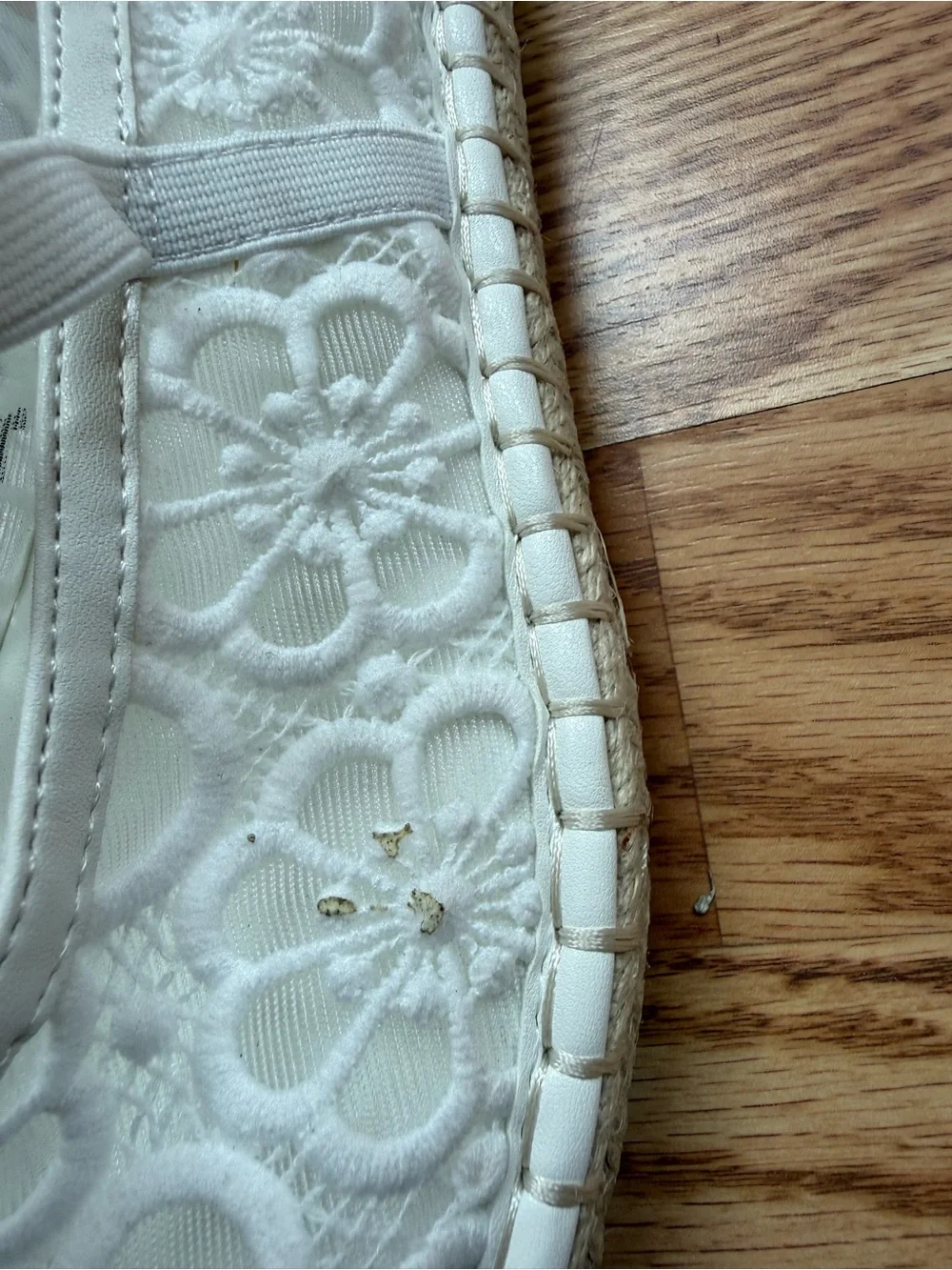 NWT Universal Thread White Embroidered Mary Jane Flats Size 8.5